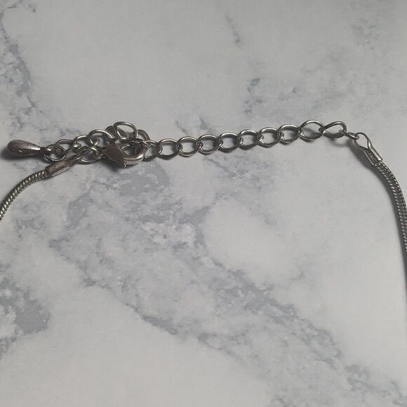 Green Necklace - Picture 4 of 5